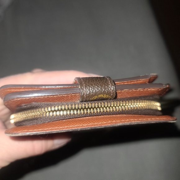 Louis-vuitton monogram wallet with chain - Picture 10 of 15